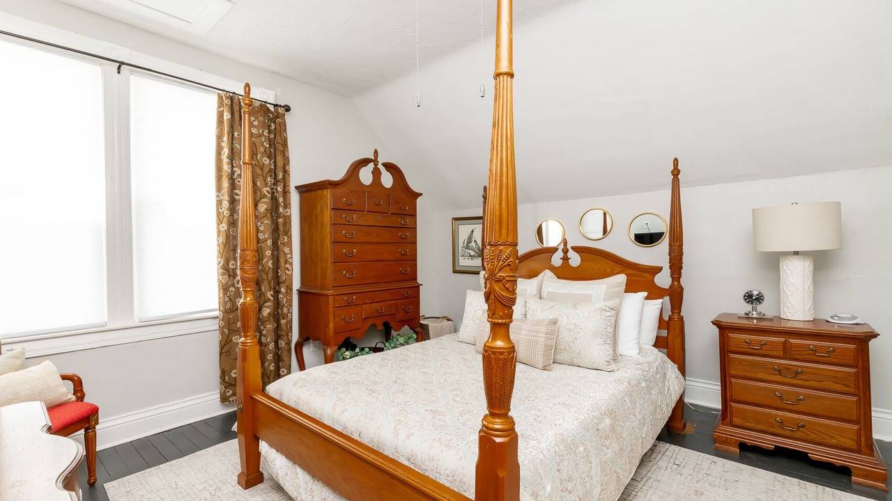 Photo of Bedroom in Lawrenceburg