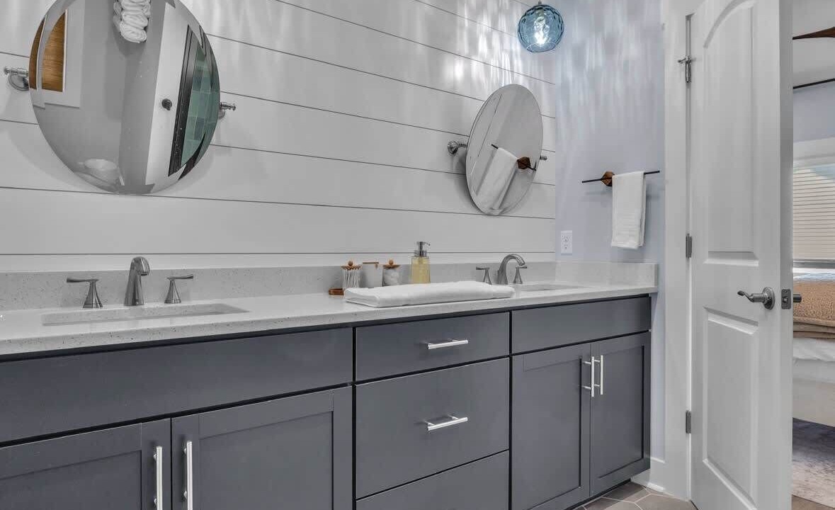 Photo of Bathroom in Wilmington Beach
