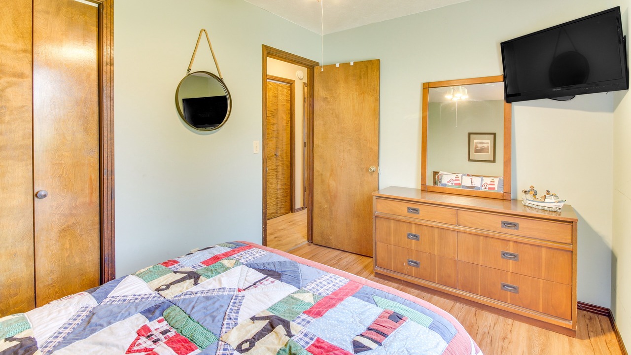 Photo of Bedroom in Byrdstown