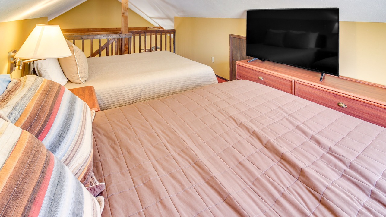 Photo of Bedroom in Byrdstown