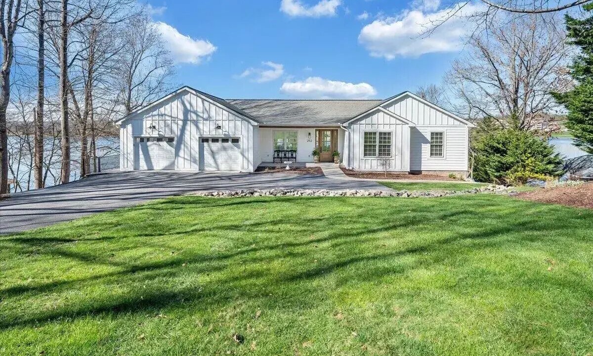 Photo of Outdoor in Moneta