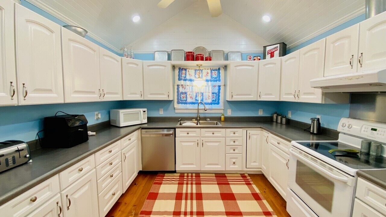 Photo of Kitchen in Chaplin