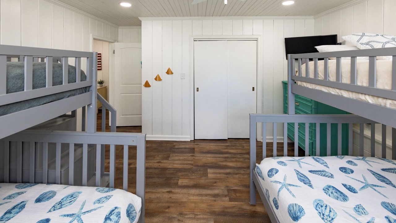Photo of Bedroom in Sandbridge