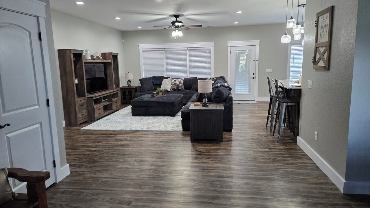 Photo of Livingroom in Henagar
