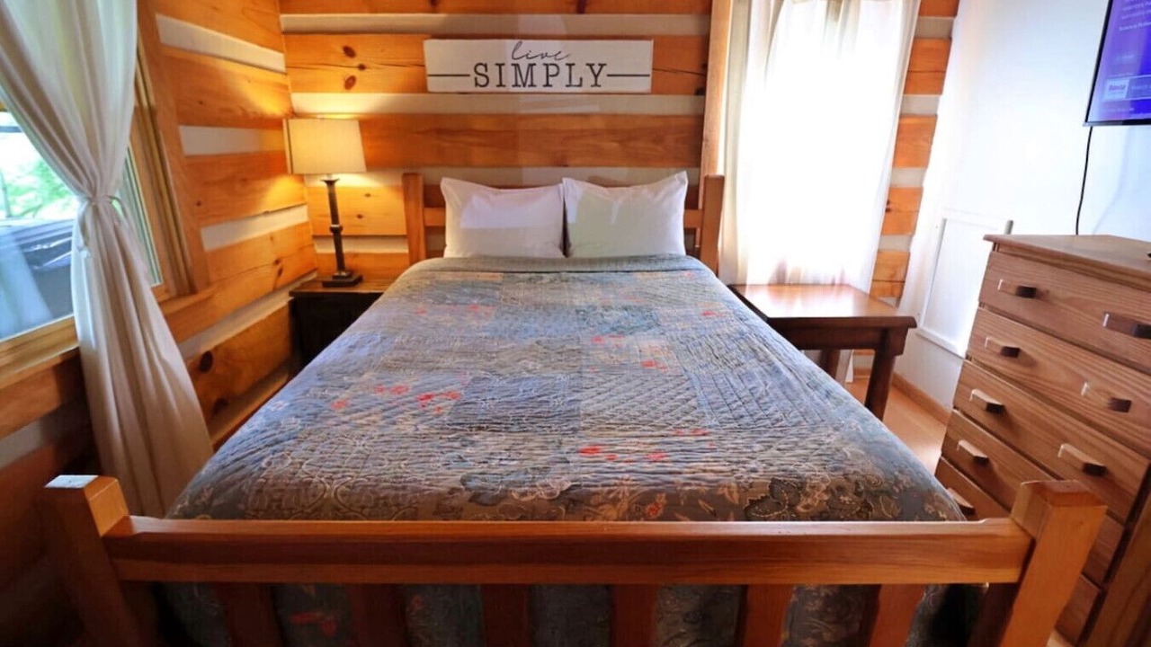 Photo of Bedroom in Cherokee