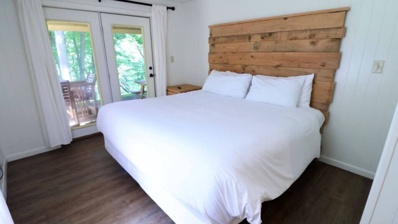 Photo of Bedroom in Cherokee