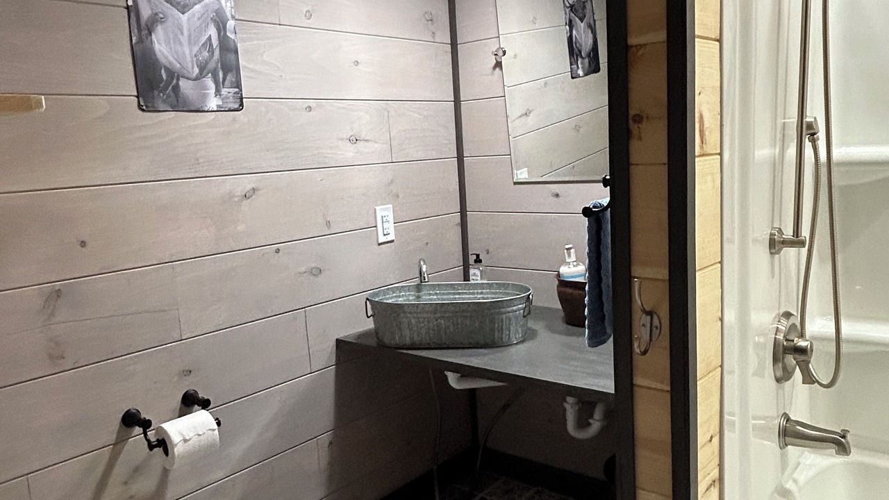 Photo of Bathroom in Cub Run