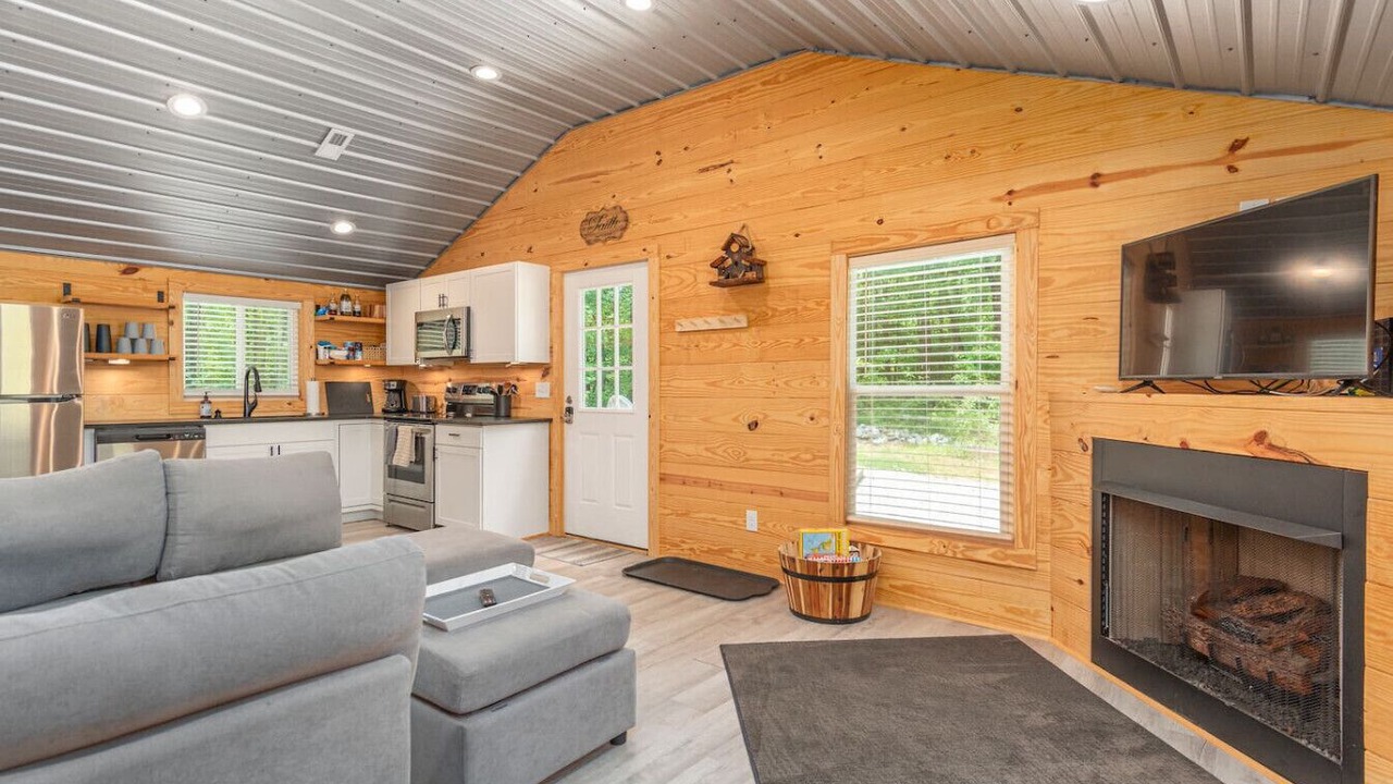 Photo of Livingroom in Travelers Rest