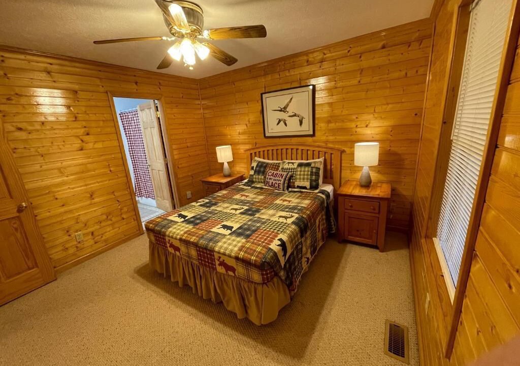 Photo of Bedroom in Byrdstown