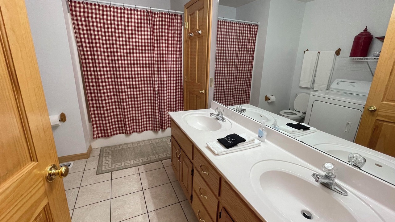 Photo of Bathroom in Byrdstown