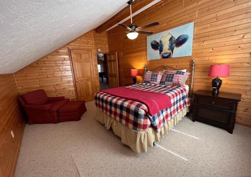 Photo of Bedroom in Byrdstown