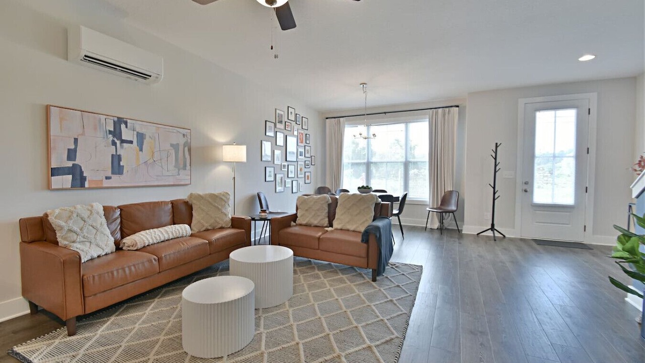 Photo of Livingroom in Knoxville
