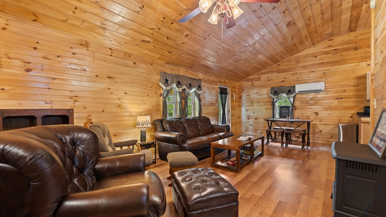 Photo of Livingroom in Rogers