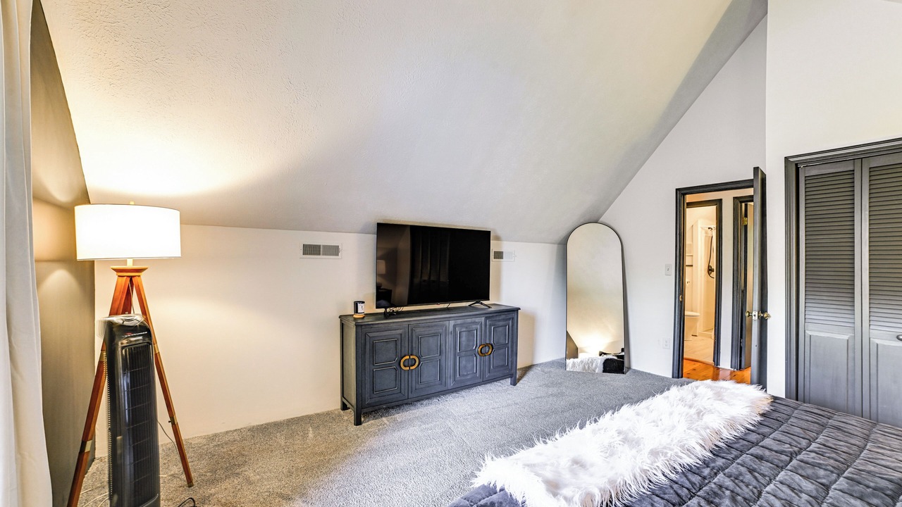 Photo of Bedroom in Benton