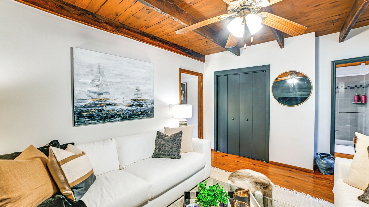 Photo of Livingroom in Benton