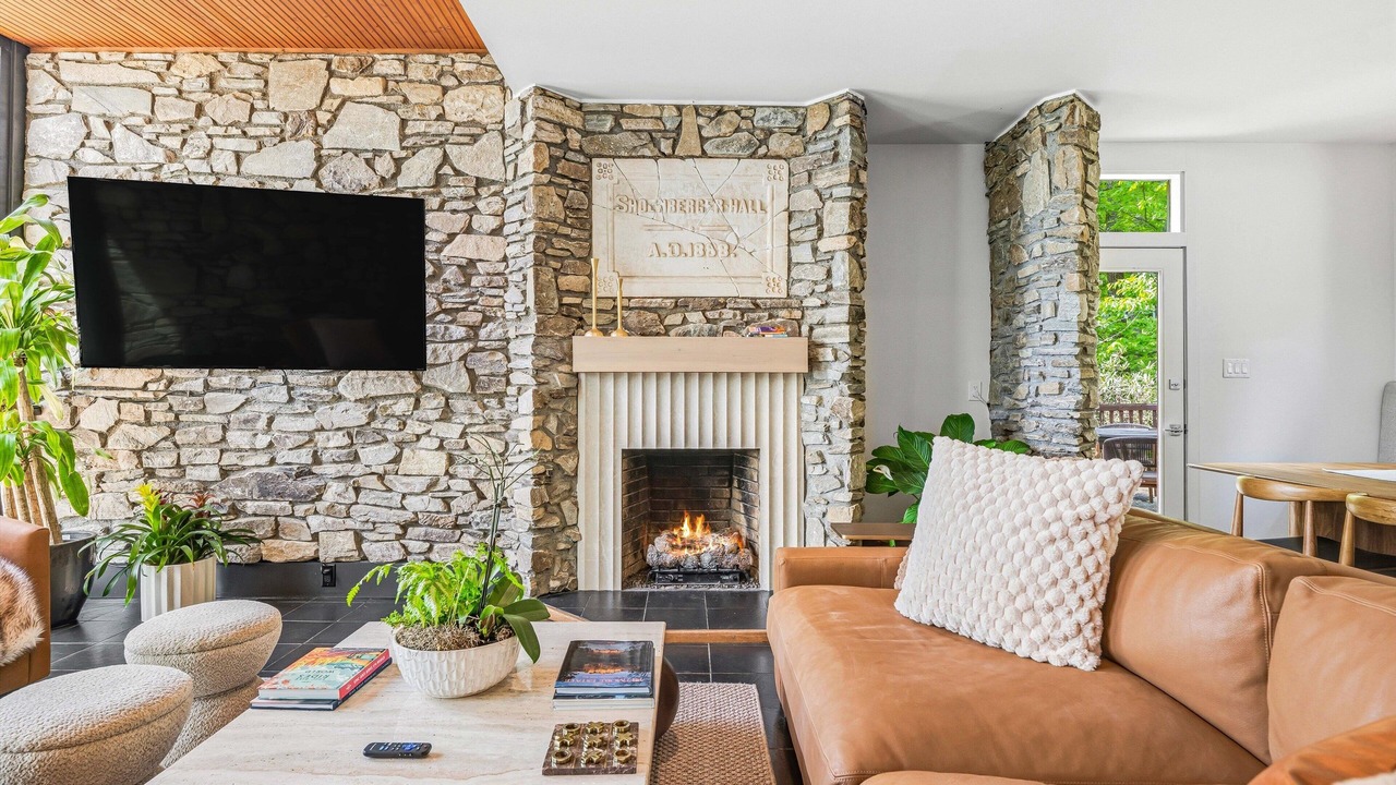 Photo of Livingroom in Asheville