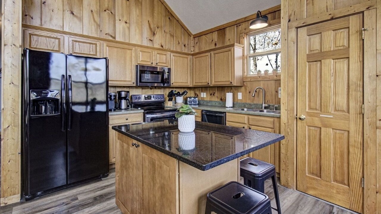 Photo of Kitchen in Flat Hollow Marina