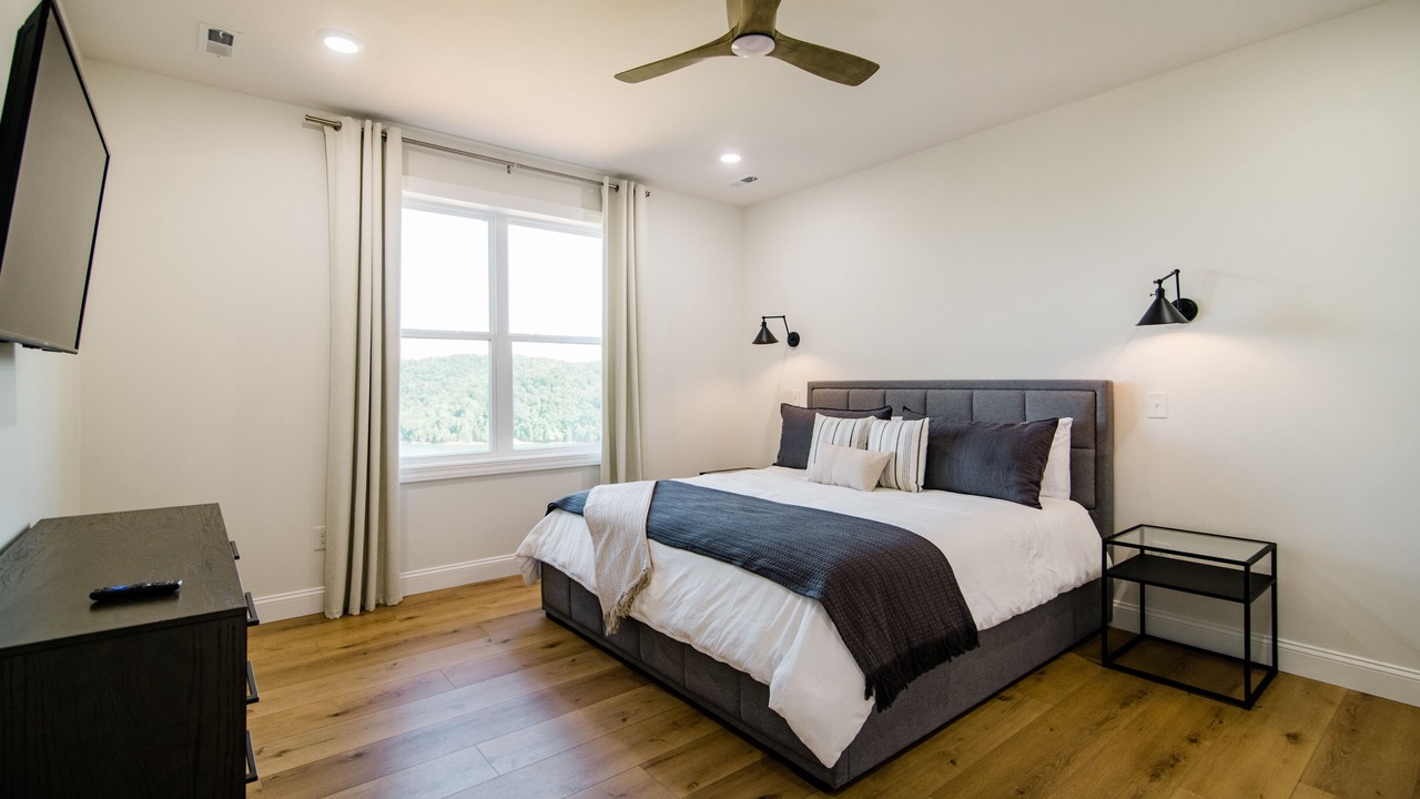 Photo of Bedroom in La Follette