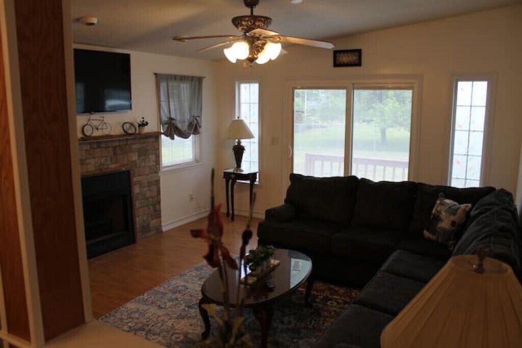 Photo of Livingroom in Town of New Haven