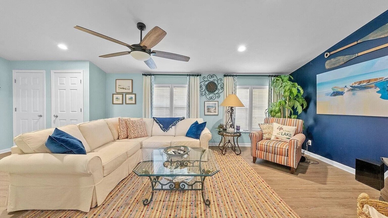 Photo of Livingroom in Clarkson