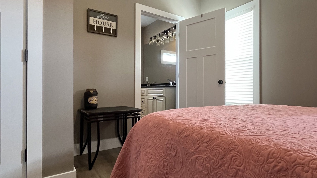 Photo of Bedroom in Bronston