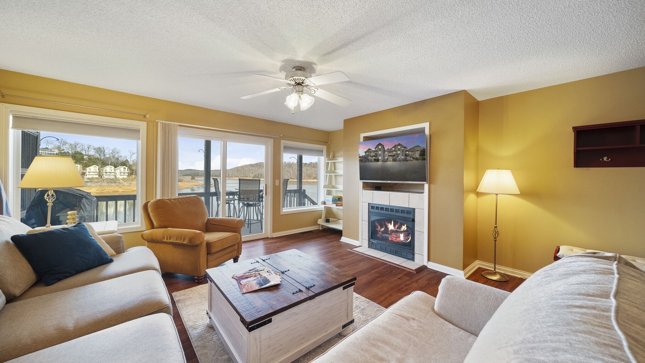 Photo of Livingroom in La Follette