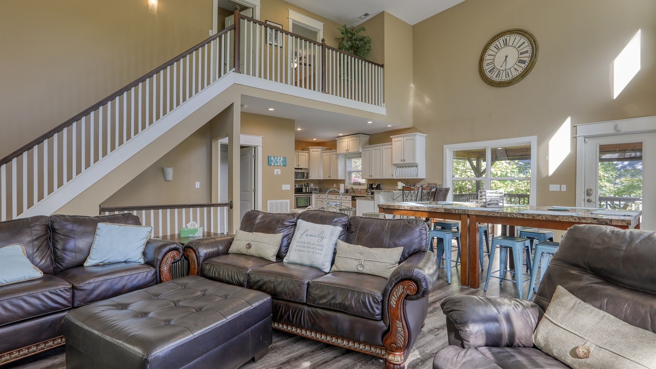 Photo of Livingroom in Flat Hollow Marina