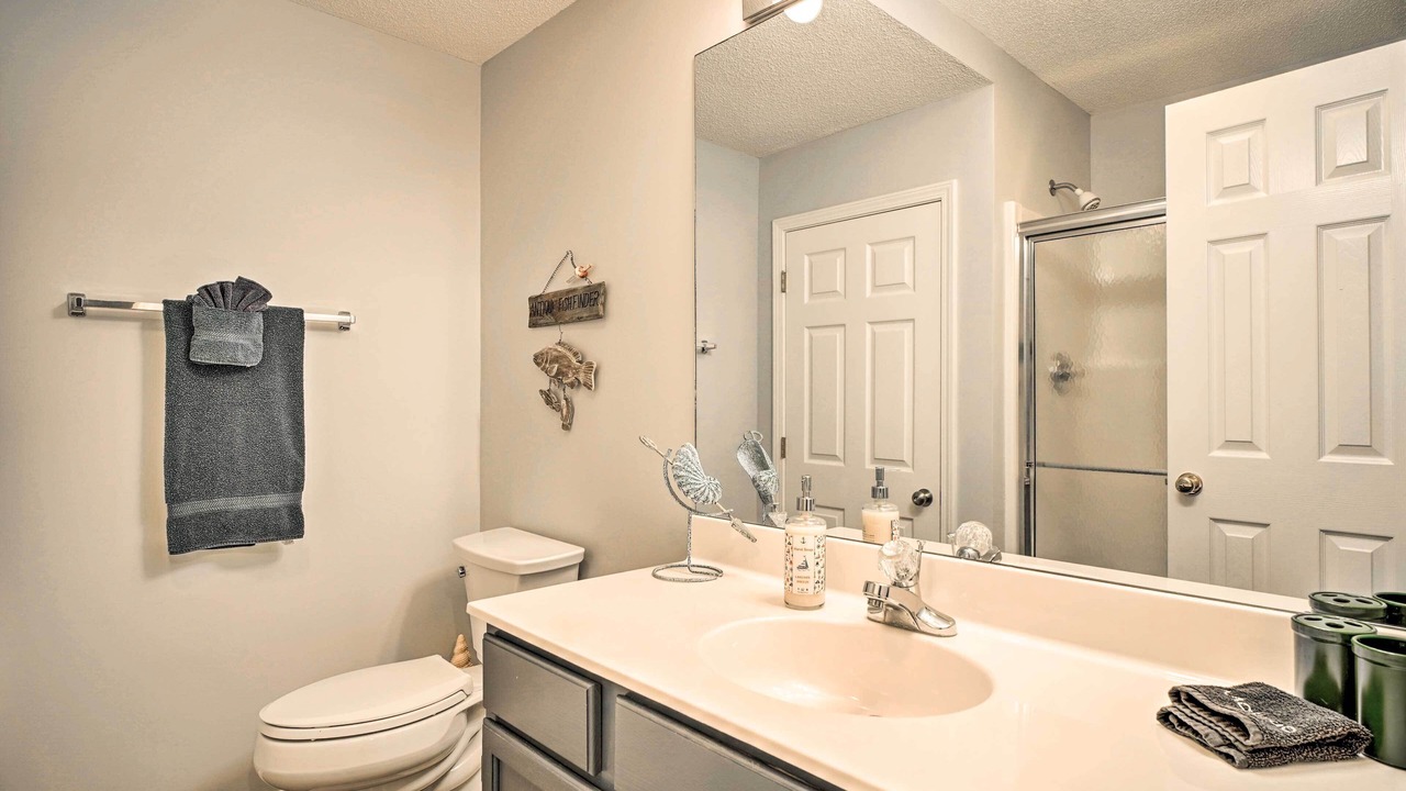 Photo of Bathroom in La Follette