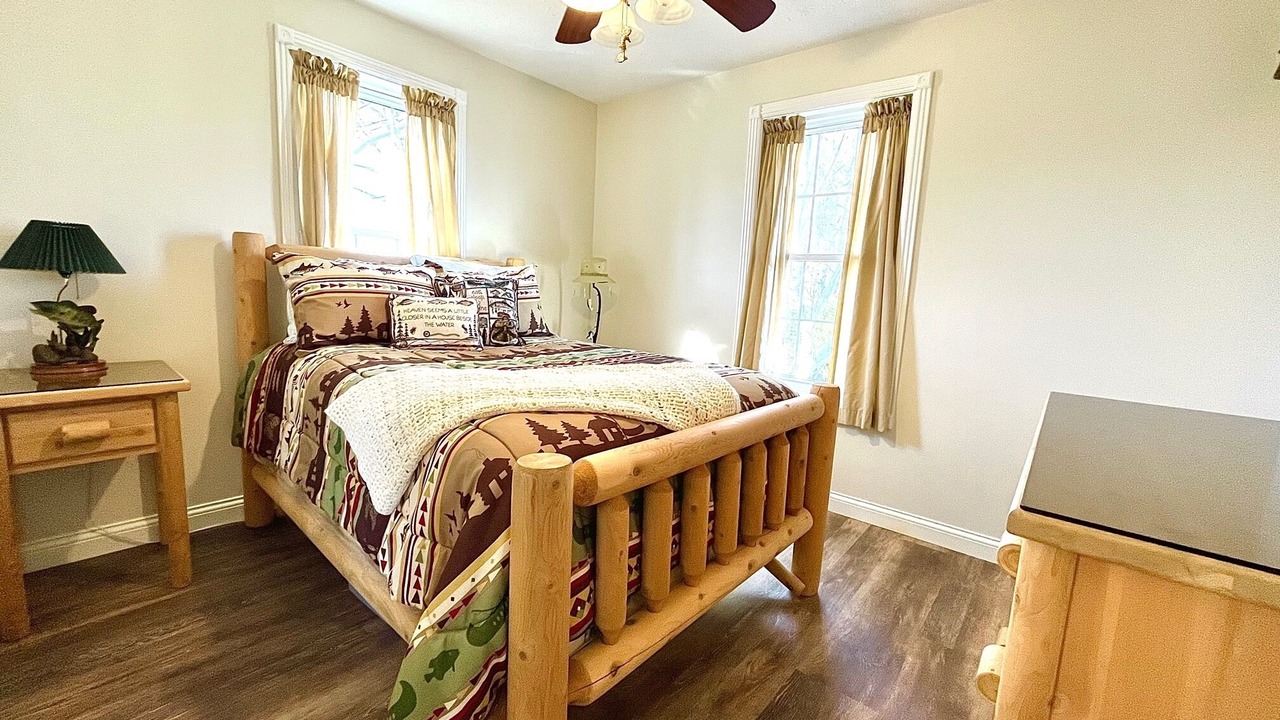 Photo of Bedroom in Falls of Rough