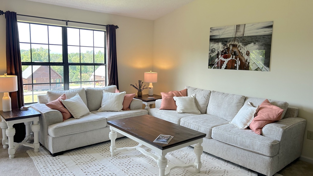 Photo of Livingroom in Six Mile