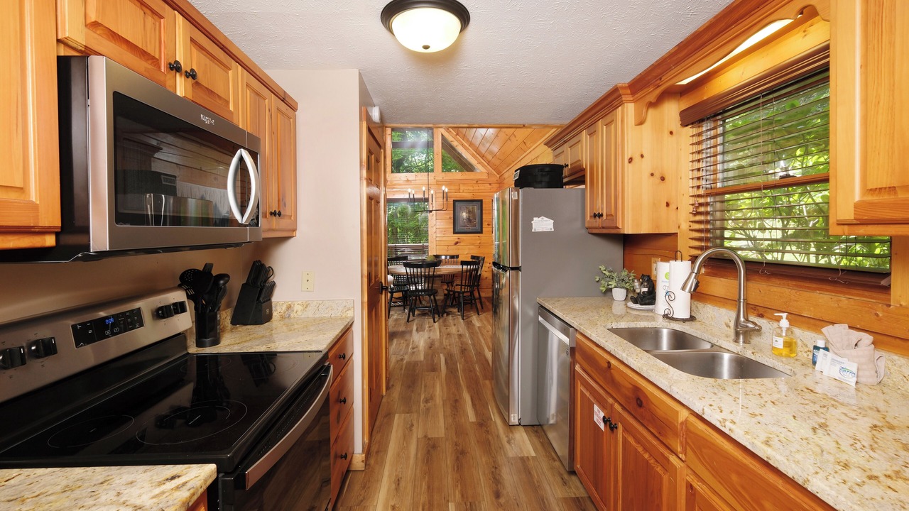 Photo of Kitchen in Black Bear Falls