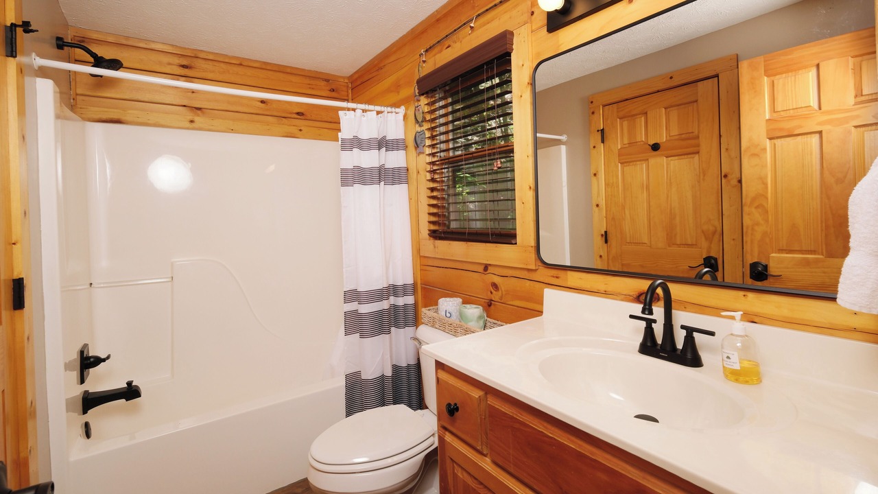 Photo of Bathroom in Black Bear Falls
