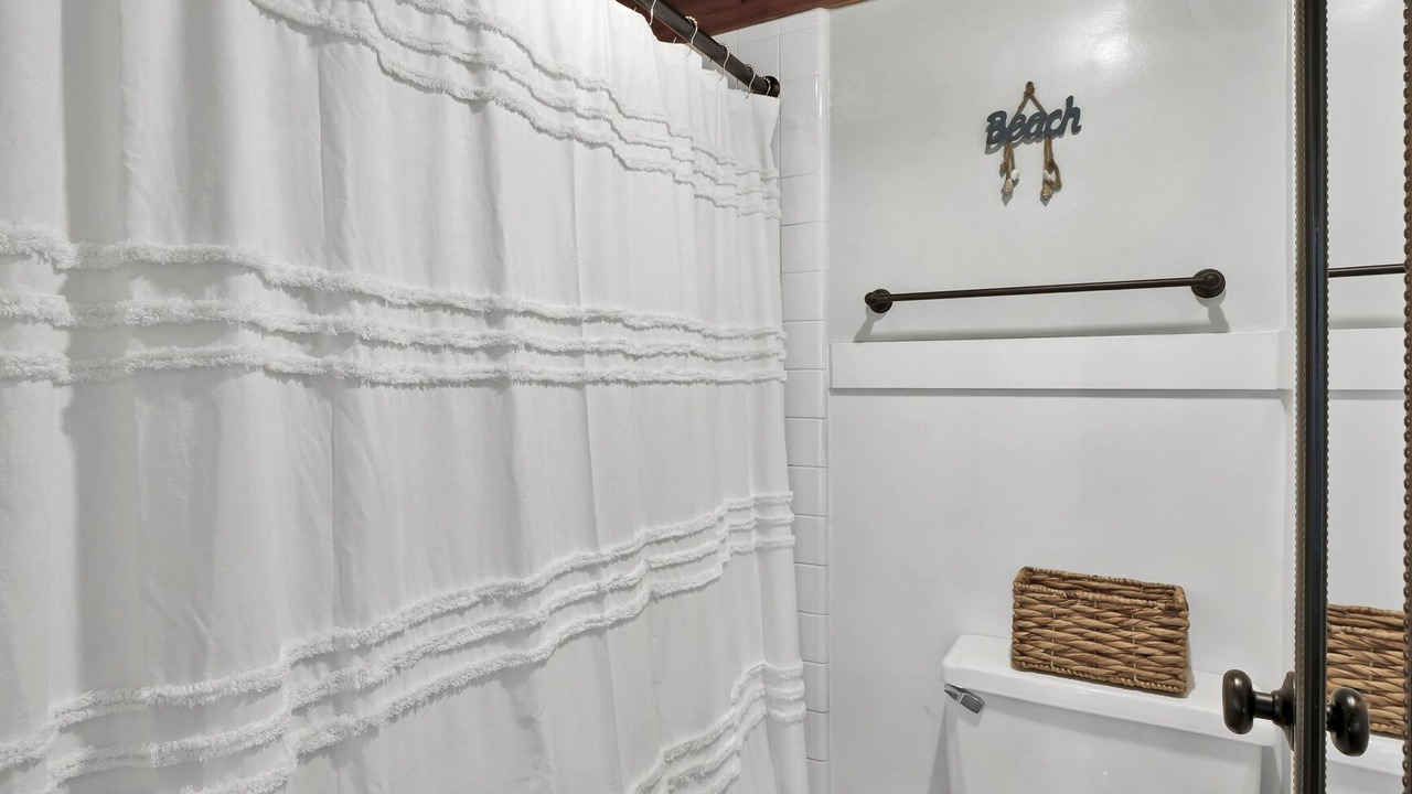 Photo of Bathroom in Airlie