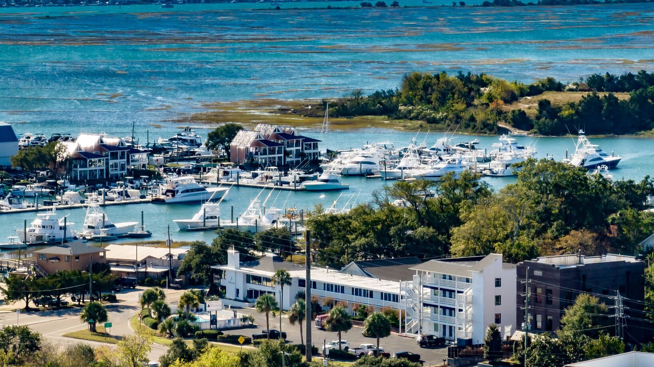 Photo of Others in Airlie