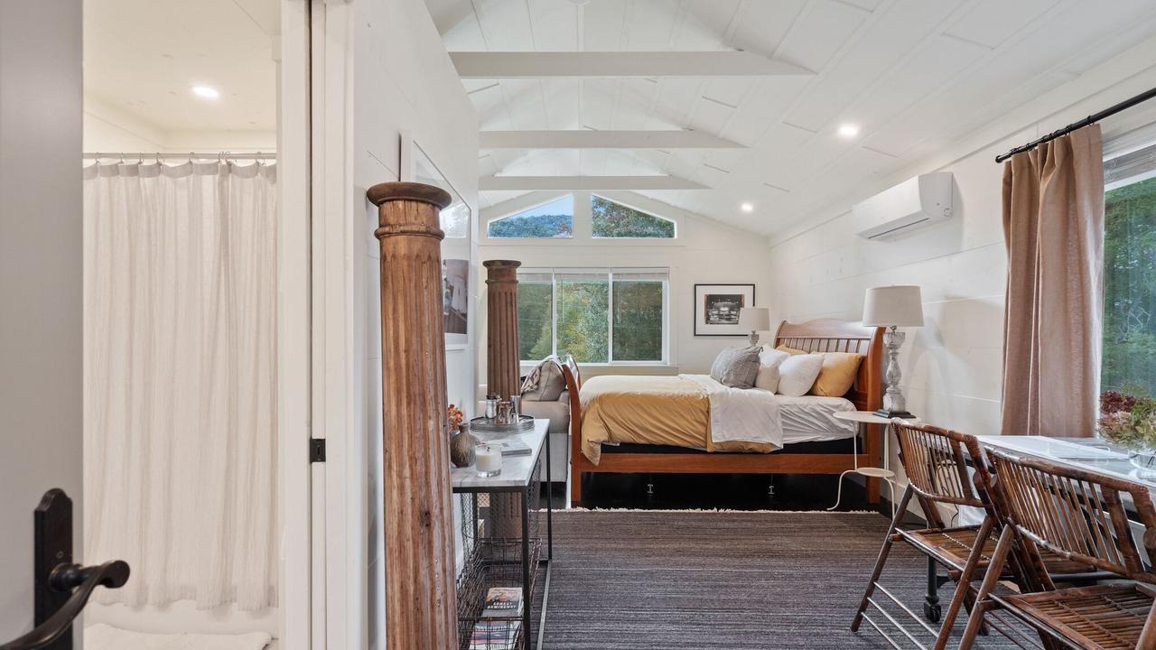 Photo of Bedroom in Cullowhee