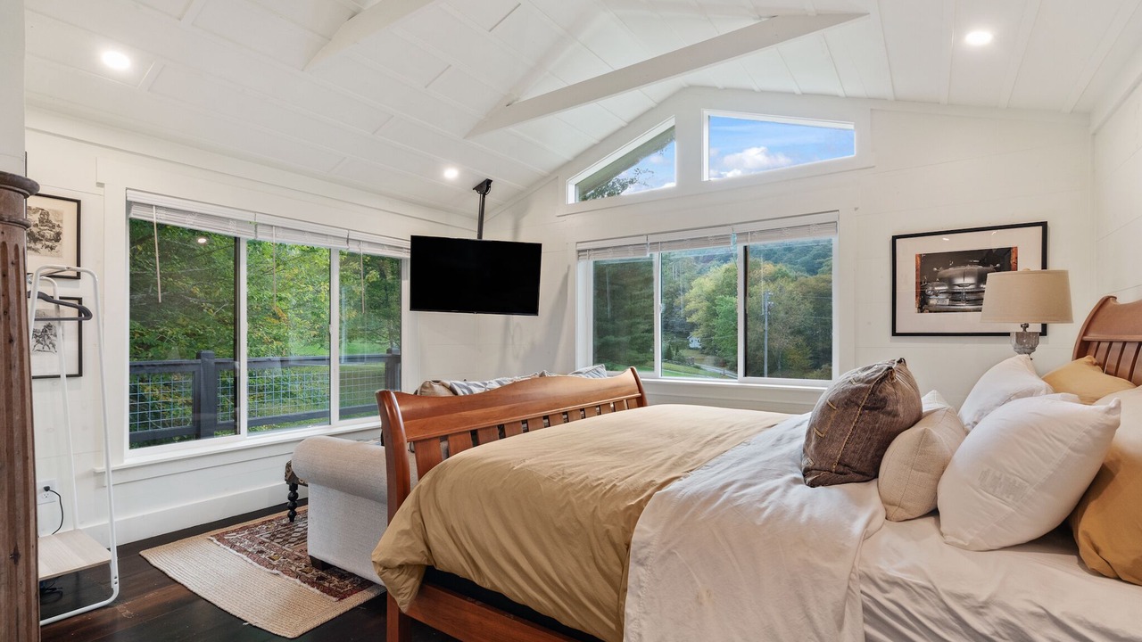 Photo of Bedroom in Cullowhee