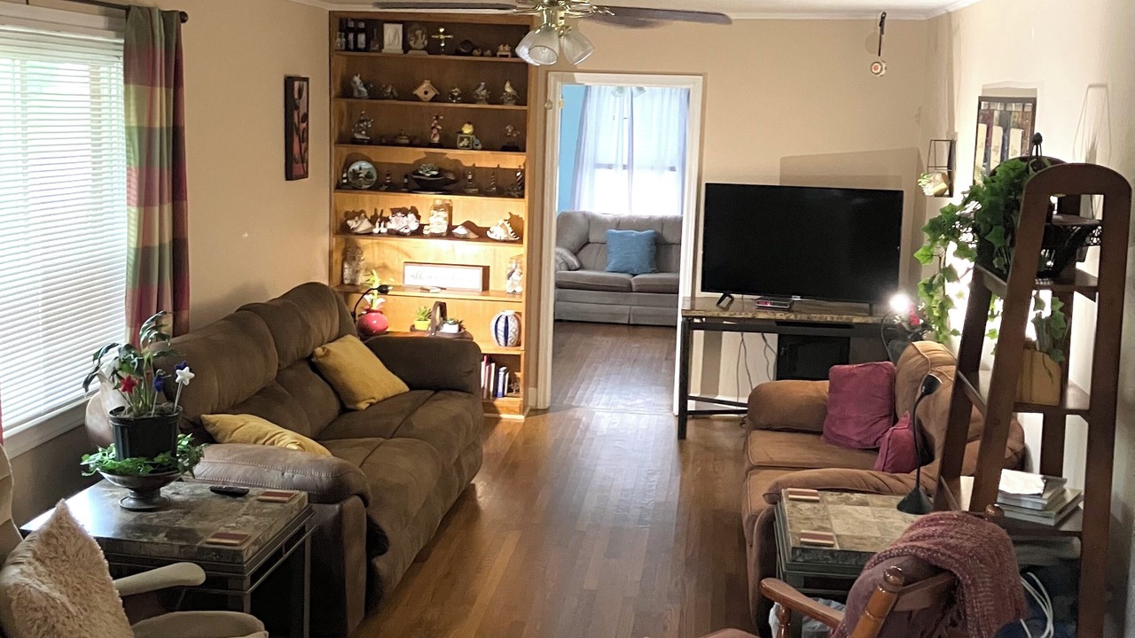 Photo of Livingroom in Travelers Rest