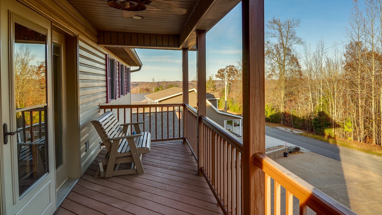 Photo of Patio Balcony in Byrdstown