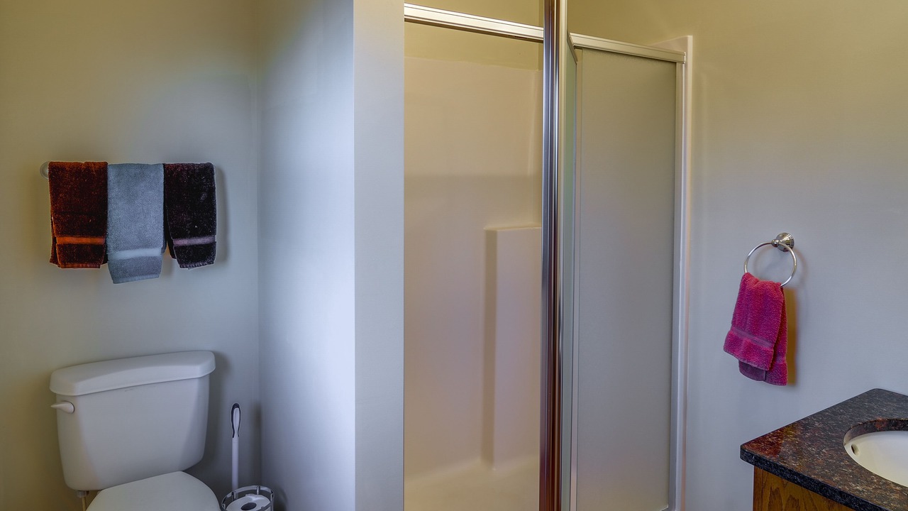 Photo of Bathroom in Byrdstown