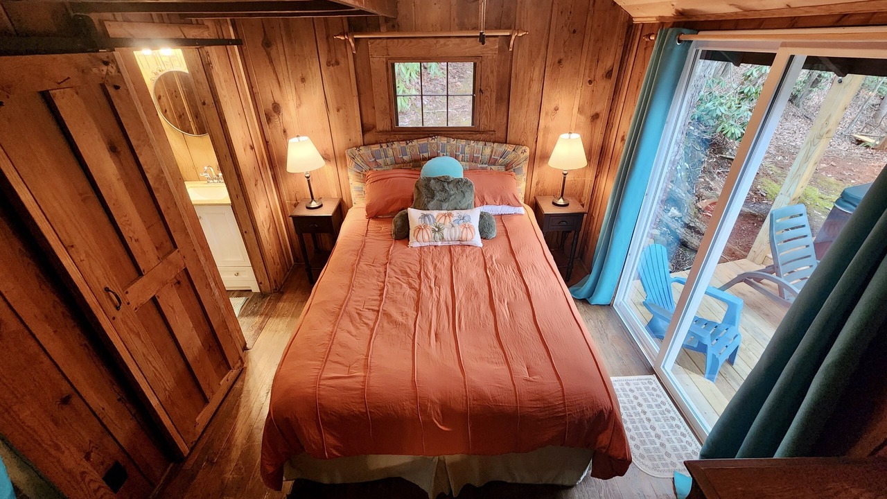 Photo of Bedroom in Black Mountain