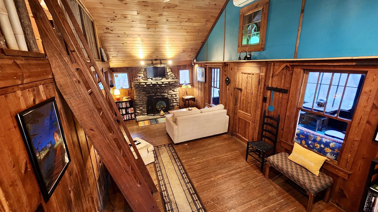 Photo of Livingroom in Black Mountain