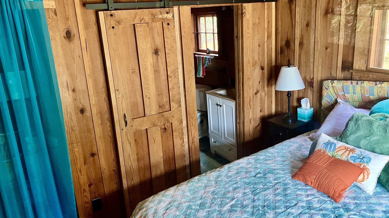 Photo of Bedroom in Black Mountain
