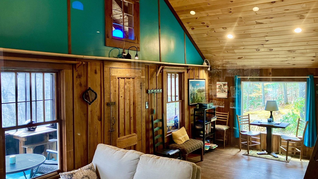 Photo of Livingroom in Black Mountain