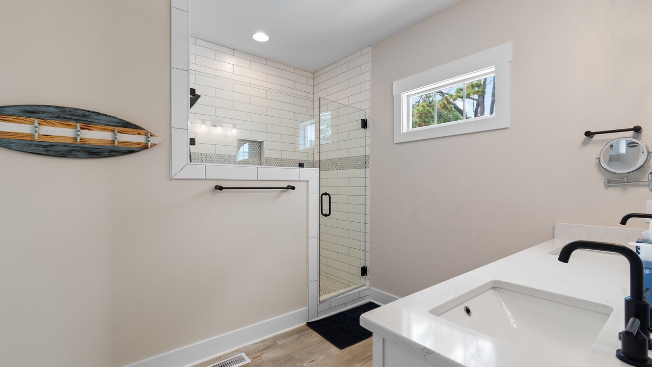 Photo of Bathroom in Tranquil Harbour