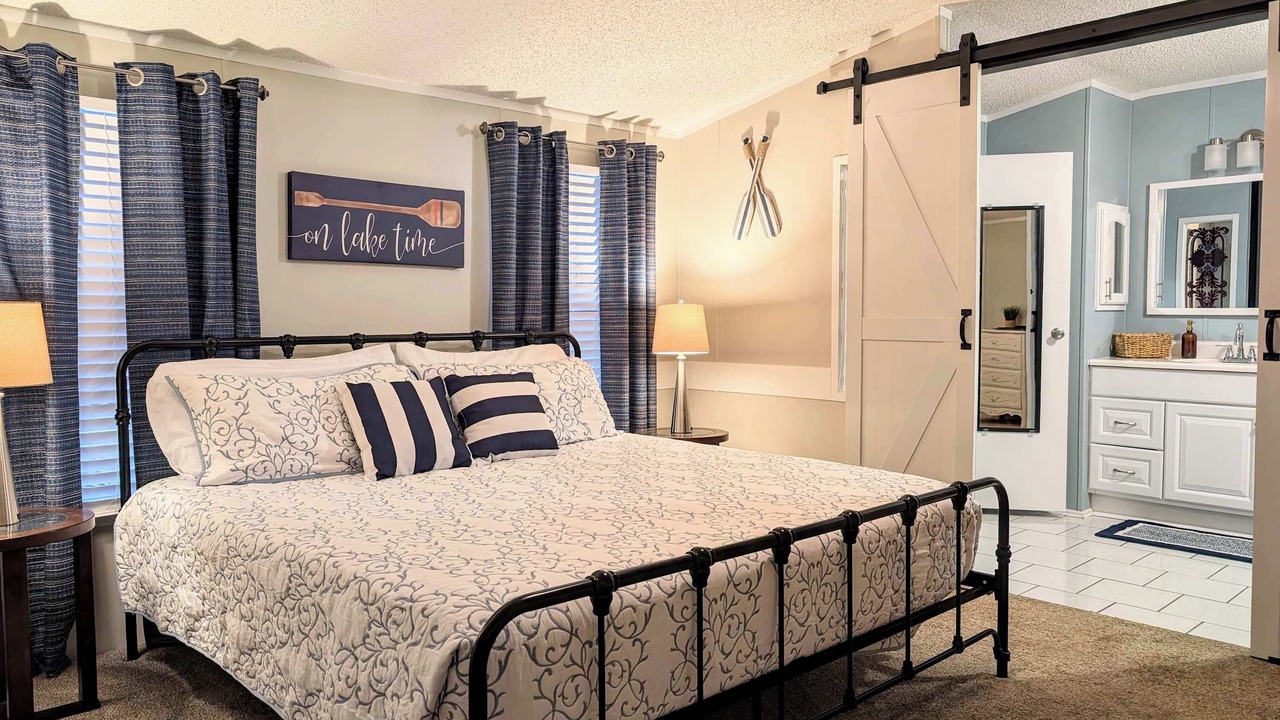 Photo of Bedroom in Falls of Rough