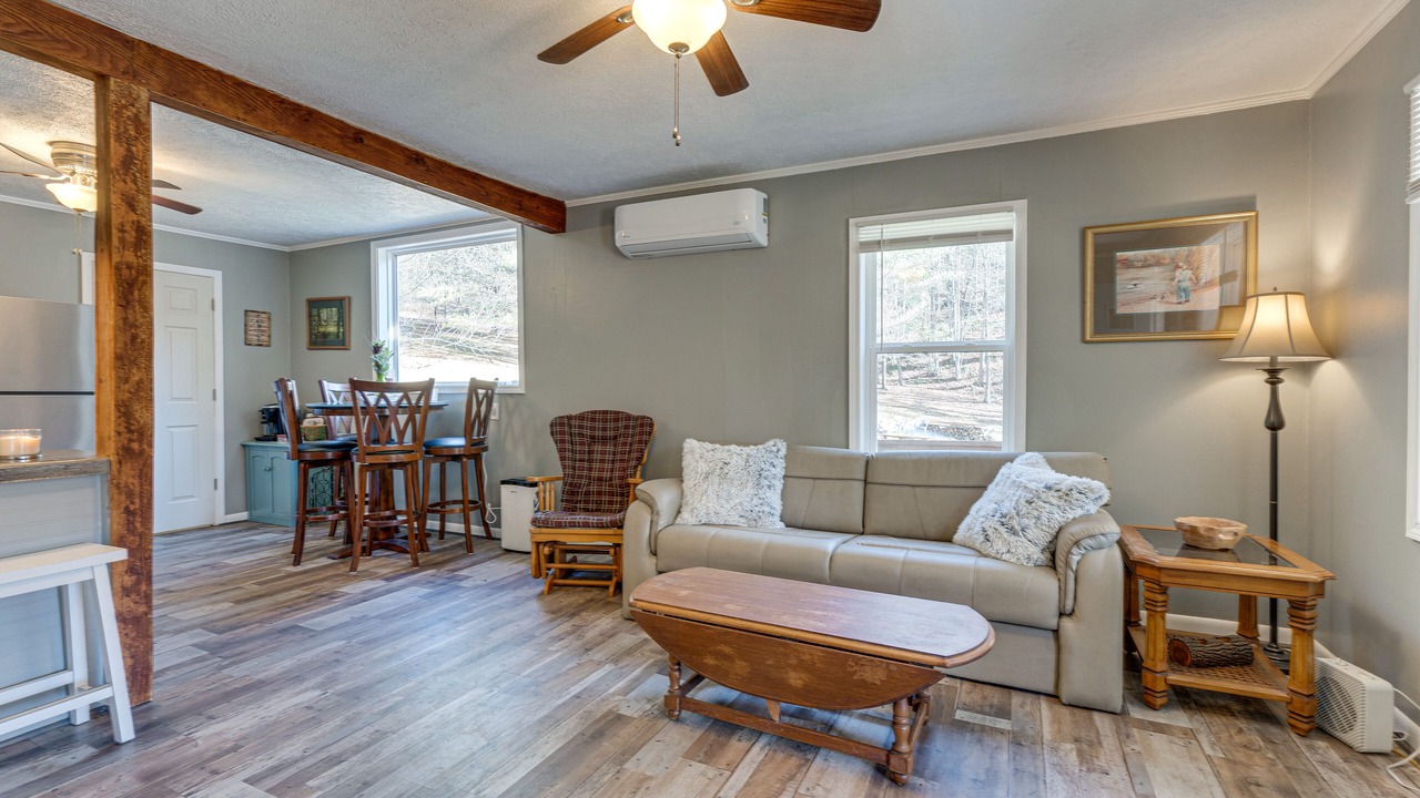 Photo of Livingroom in Kyle