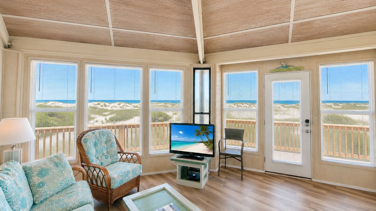 Photo of Livingroom in The Point