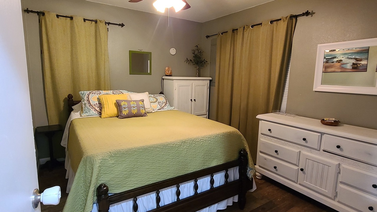 Photo of Bedroom in Muddy Pond
