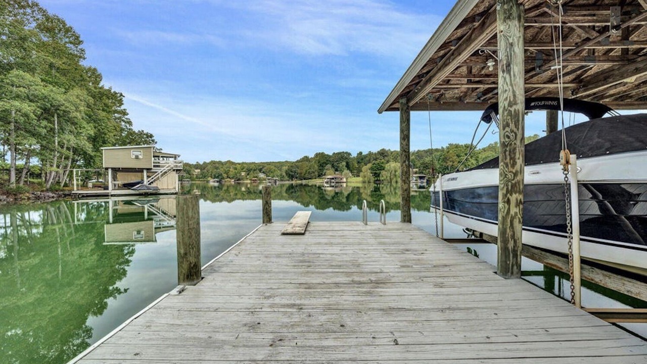 Photo of Outdoor in Smith Mountain Lake