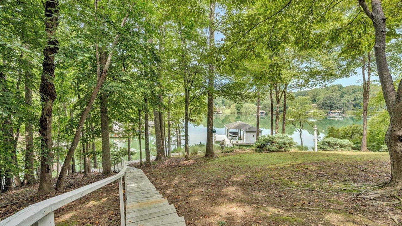 Photo of Others in Smith Mountain Lake